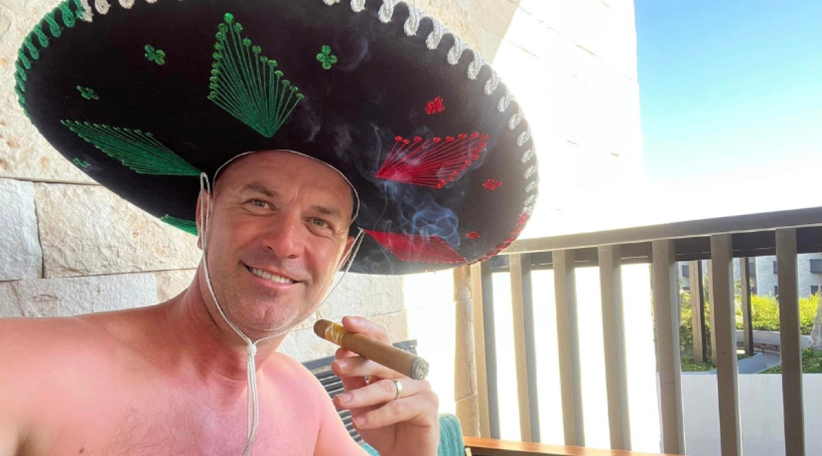 Ignáth András Mexikóban szivarral